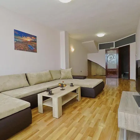 アパート Spacious And Bright Maisonette Center *