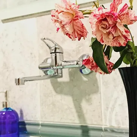 Daire Spacious And Bright Maisonette Center