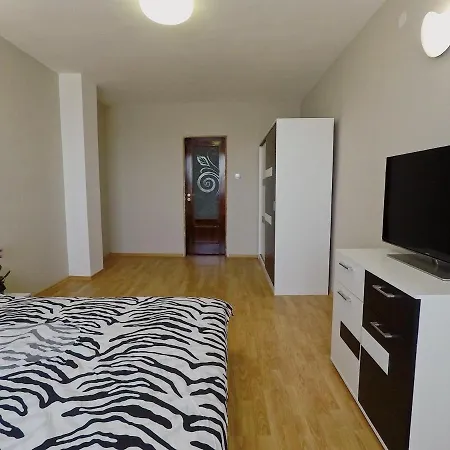 Lejlighed Spacious And Bright Maisonette Center