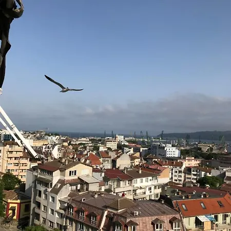 Spacious And Bright Maisonette Center