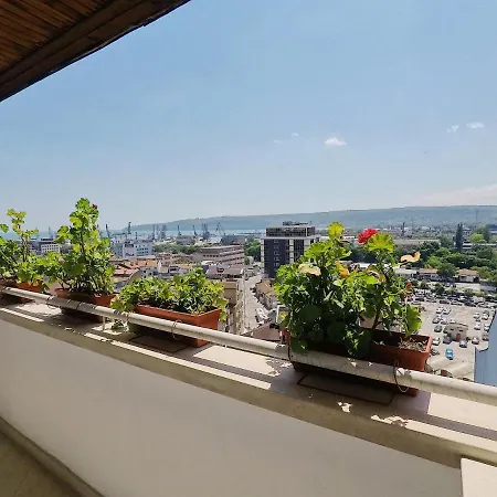 Apartment Spacious And Bright Maisonette Center