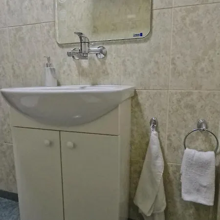 Spacious And Bright Maisonette Center Warna