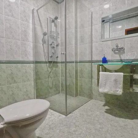 Spacious And Bright Maisonette Center Warna